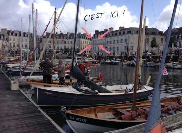 Appartement Vue Imprenable Sur Le Port, Et Clair!